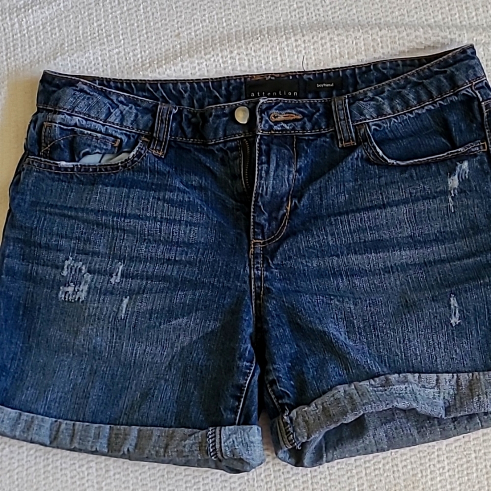 Attention boyfriend shorts size 6